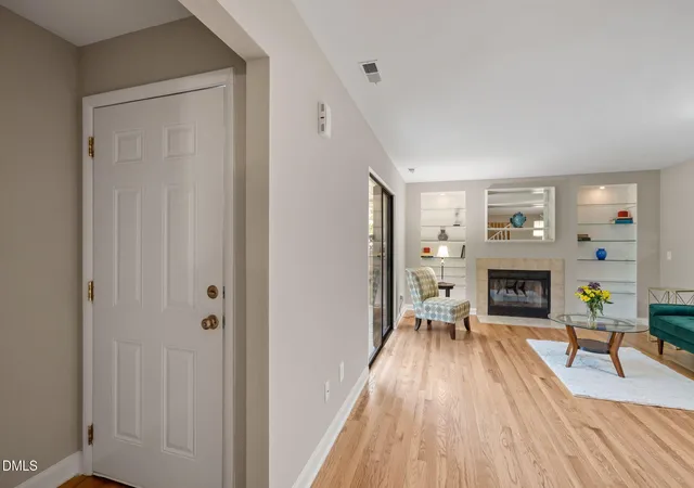 Photo 5 of Condominium at 128 Springberry Ln, Chapel Hill, NC 27517 | MLS# 10160739 | | Sold on 2026-05-21