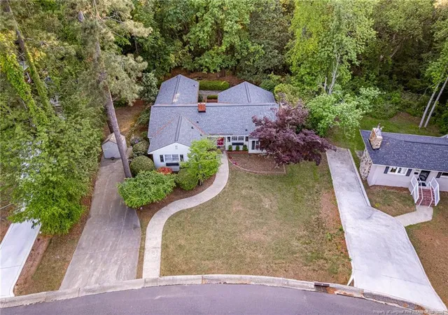2nd image of 130 S Churchill Dr, Fayetteville, NC 28303 | MLS# 760880