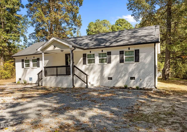 Photo 3 of Single family home for sale at 3137 Parkwood Dr, Sanford, NC 27332 | MLS# 10160800 | Listing updated on 2026-08-25