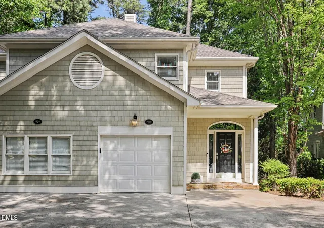 1st image of 911 N Columbia St, Chapel Hill, NC 27516 | MLS# 10161144