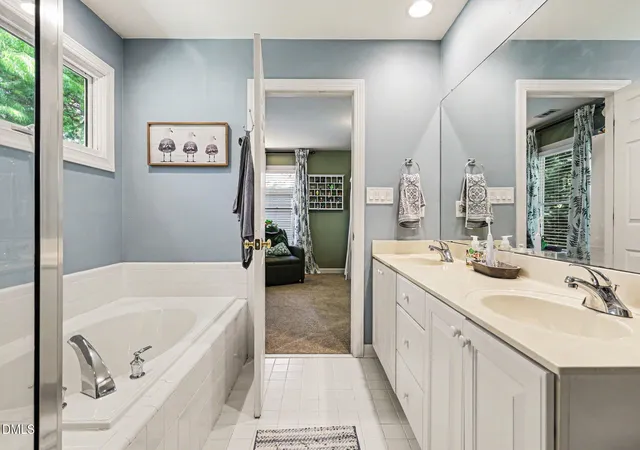 23rd image of 911 N Columbia St, Chapel Hill, NC 27516 | MLS# 10161144