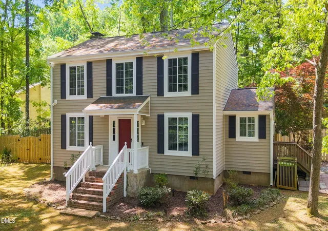 Photo 2 of Sale Pending at 4 Russet Ct, Durham, NC 27712 | MLS# 10161003 | Listing updated on 2026-07-18