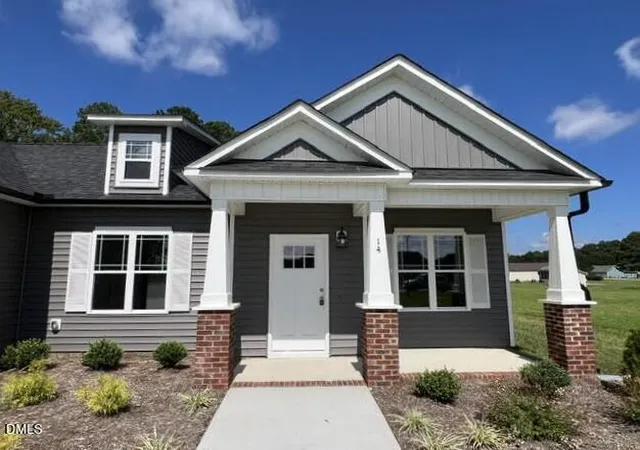 Photo 4 of Single family home for sale at 14 Alex Acres Way, Selma, NC 27576 | MLS# 10161089 | Listing updated on 2026-09-13