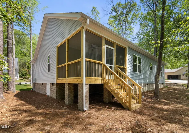 Photo 2 of Sale Pending at 3043 Brandy Ln, Sanford, NC 27332 | MLS# 10161001 | Listing updated on 2026-07-18