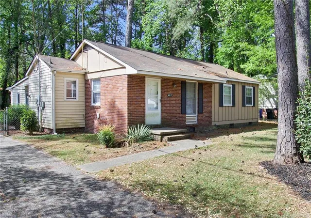 Homes for sale in Fayetteville, NC | 4917 Ashton Rd, Fayetteville, NC 28304 | MLS# 760274
