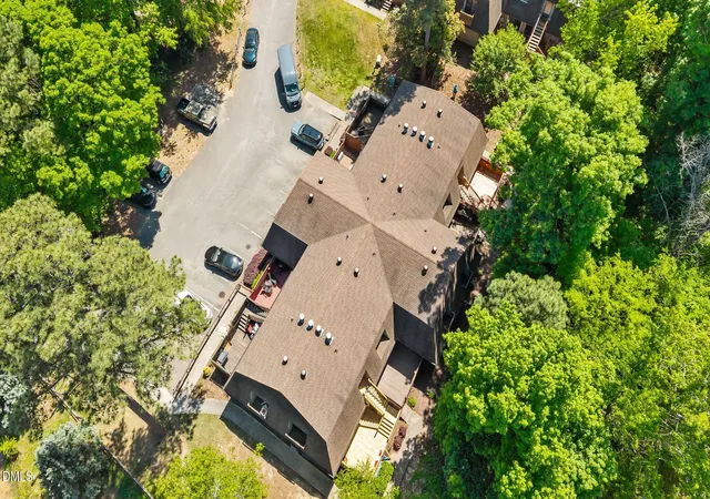Listing Photo 2 - Condo for sale in building located at 199 Summerwalk Cir, Chapel Hill, NC 27517 - Unit #