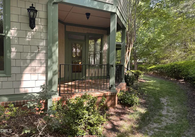 Homes for sale in Chapel Hill, NC | 102 Presque Isle Ln, Chapel Hill, NC 27514