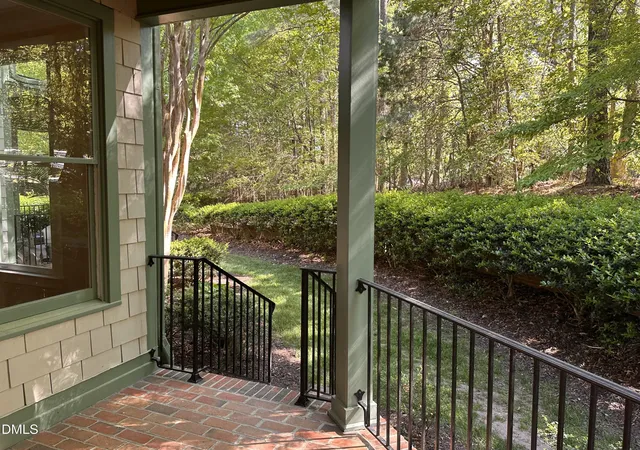Homes for sale in Chapel Hill, NC | 102 Presque Isle Ln, Chapel Hill, NC 27514