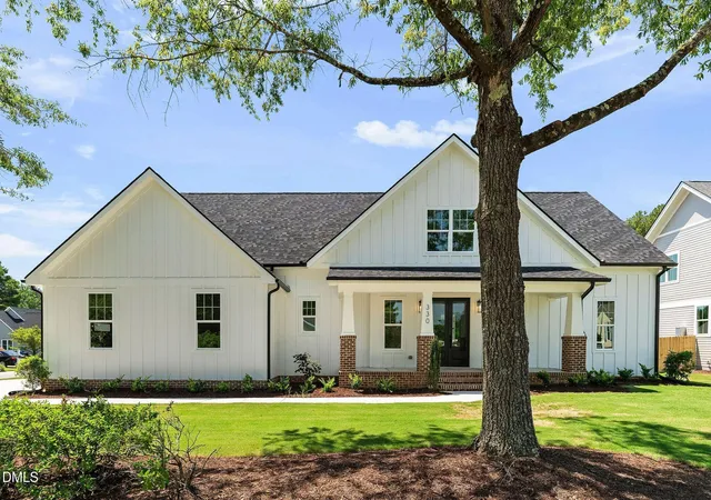Photo 3 of Single family home for sale at 330 Powhatan Dr, Fuquay Varina, NC 27526 | MLS# 10164176 | Listing updated on 2026-09-13