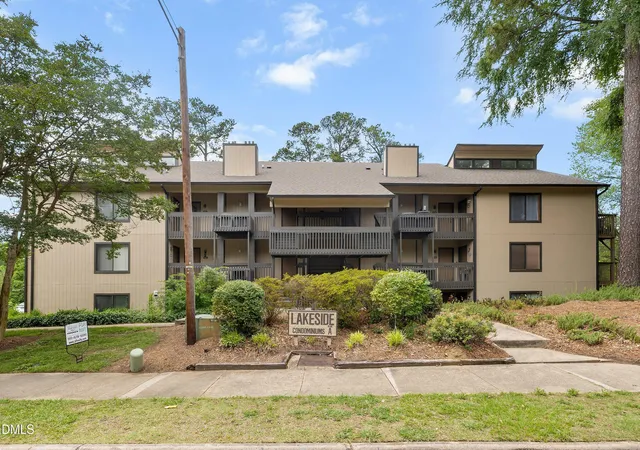 Homes for sale in Raleigh, NC | 3003 Huntleigh Drive, Raleigh, NC 27604 | Houzeo