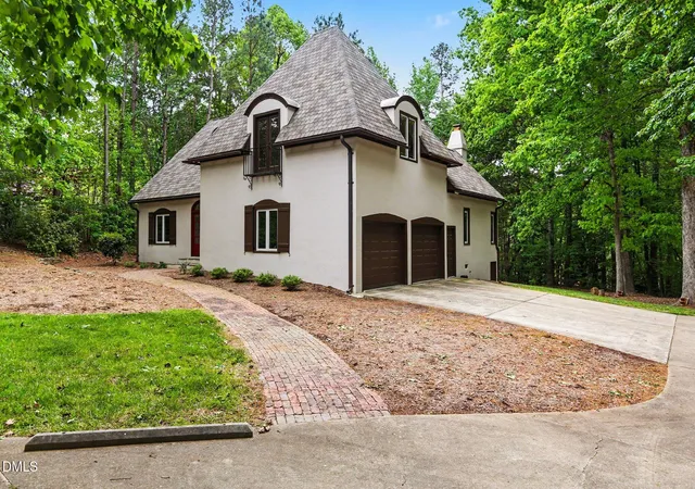 Photo 3 of Single Family Residence at 5401 Spring House Ln, Chapel Hill, NC 27516 | MLS# 10161716 | | Sold on 2026-05-21