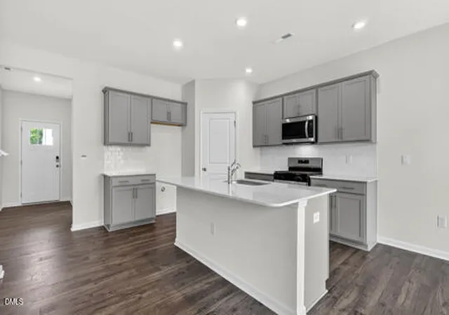 Photo 5 of Single family home for sale at 124 Westerly Way, Lillington, NC 27546 | MLS# 10161414 | Listing updated on 2026-07-31