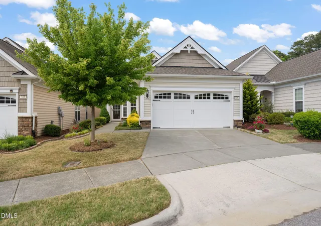 1st image of 725 Bradhurst Pl, Cary, NC 27519 | MLS# 10162151