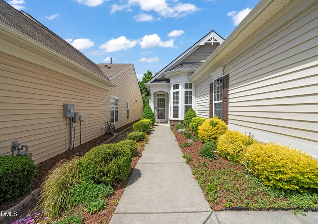 2nd image of 725 Bradhurst Pl, Cary, NC 27519 | MLS# 10162151