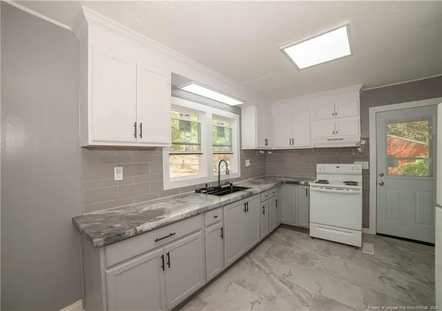 2nd image of 3502 Greenwood Dr, Fayetteville, NC 28311 | MLS# 760491