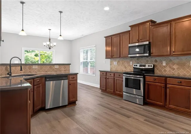 4th image of 1222 Brickyard Dr, Fayetteville, NC 28306 | MLS# 760792