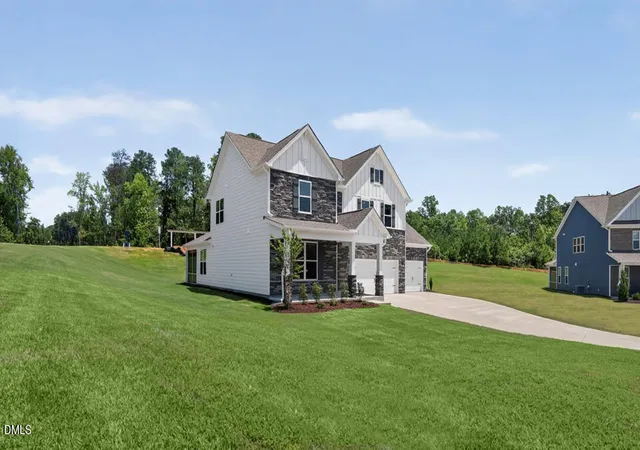 3rd image of 19 East Fire Opal Ct, Clayton, NC 27520 | MLS# 10161475