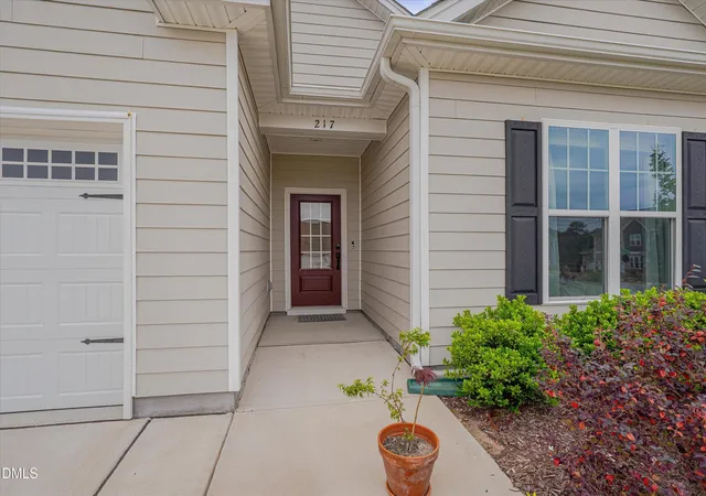 3rd image of 217 Lily Oak Dr, Rolesville, NC 27571 | MLS# 10164057