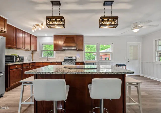 Photo 3 of Single family home for sale at 614 Ridgeway Dr, Burlington, NC 27217 | MLS# 10161938 | Listing updated on 2026-07-28