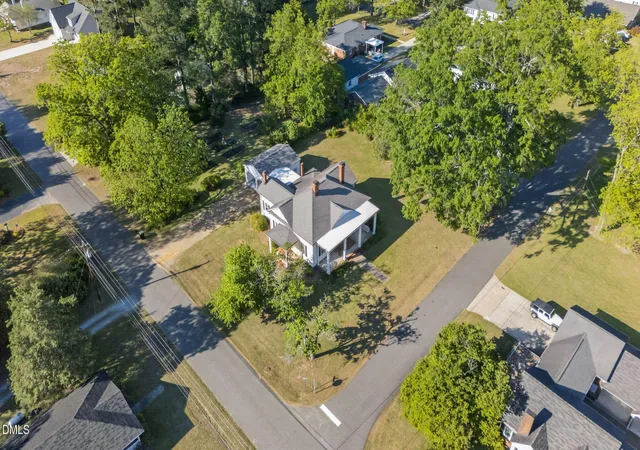Photo 3 of Single family home for sale at 301 E Stanley St, Four Oaks, NC 27524 | MLS# 10162331 | Listing updated on 2026-09-06