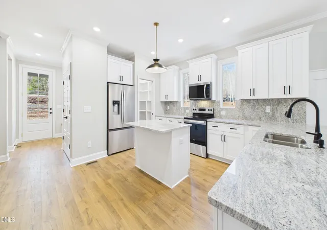 Photo 5 of Single Family Residence at 175 Pool Rock Shrs Ln, Henderson, NC 27537 | MLS# 10161650 | | Sold on 2026-07-17