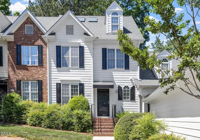 1st image of 802 Blackberry Ln, Durham, NC 27712 | MLS# 10162079