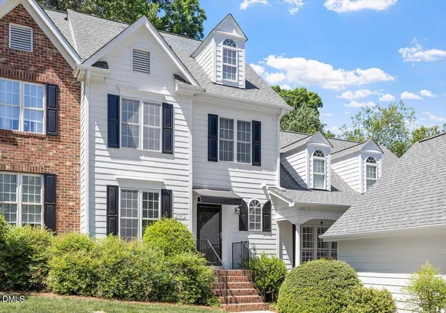2nd image of 802 Blackberry Ln, Durham, NC 27712 | MLS# 10162079