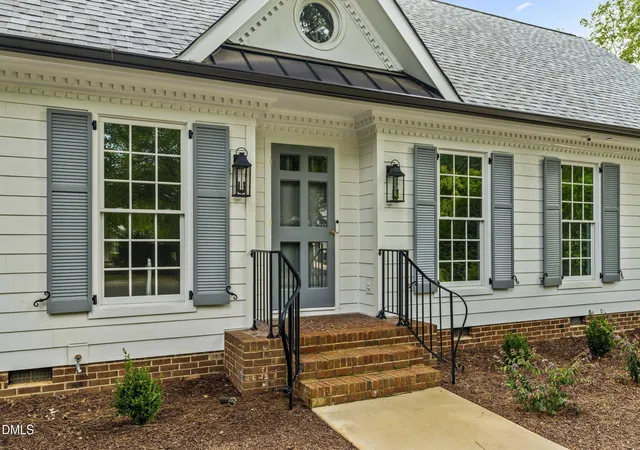 Photo 1 of Single family home for sale at 801 Glen Eden Dr, Raleigh, NC 27612 | MLS# 10169394 | Listing updated on 2026-08-30