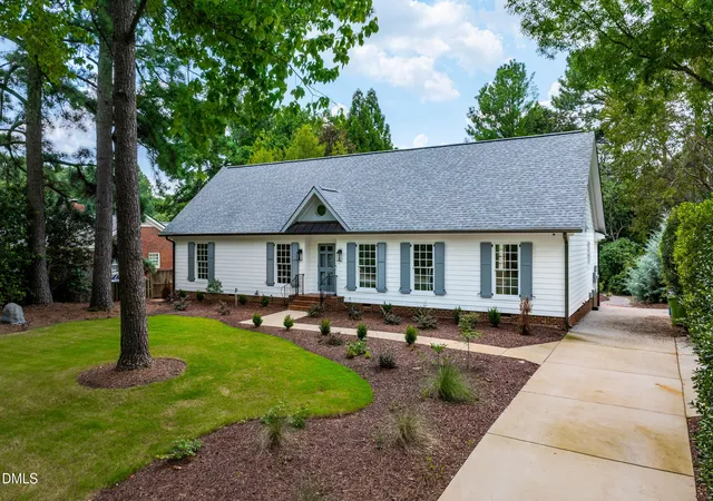 Photo 2 of Single family home for sale at 801 Glen Eden Dr, Raleigh, NC 27612 | MLS# 10169394 | Listing updated on 2026-08-30