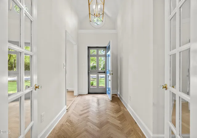 Photo 3 of Single family home for sale at 801 Glen Eden Dr, Raleigh, NC 27612 | MLS# 10169394 | Listing updated on 2026-08-30