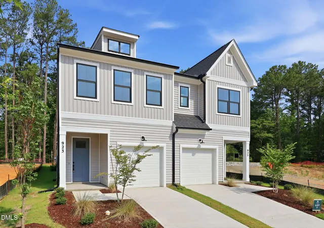 Photo 2 of Townhouse for sale at 923 Selby Ave, Durham, NC 27713 | MLS# 10161887 | Listing updated on 2026-09-16