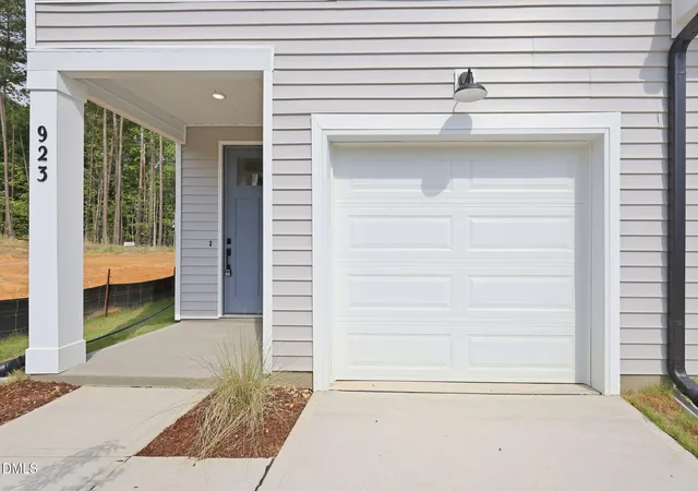 Photo 3 of Townhouse for sale at 923 Selby Ave, Durham, NC 27713 | MLS# 10161887 | Listing updated on 2026-09-16