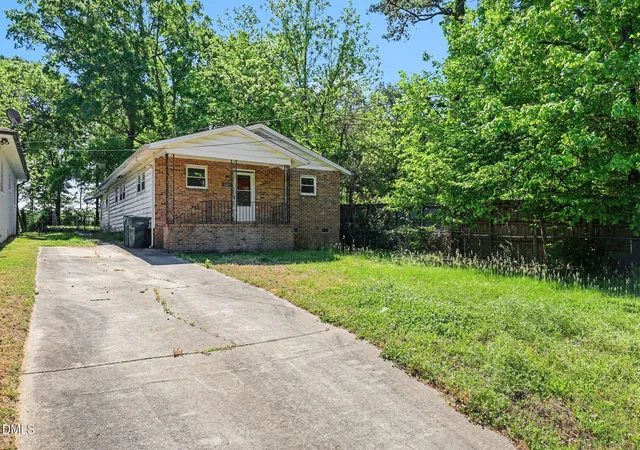 Photo 2 of Sale Pending at 2809 Beechwood Dr, Durham, NC 27707 | MLS# 10161896 | Listing updated on 2026-07-18
