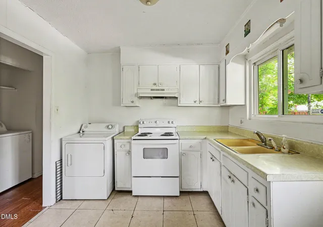 Photo 4 of Sale Pending at 2809 Beechwood Dr, Durham, NC 27707 | MLS# 10161896 | Listing updated on 2026-07-18