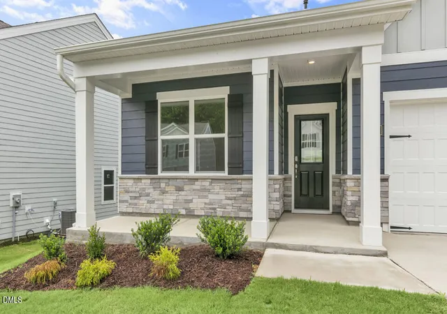 Photo 3 of Single family home for sale at 184 Reagan Crst Dr, Clayton, NC 27520 | MLS# 10162165 | Listing updated on 2026-10-06