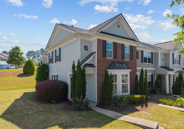 Homes for sale in Durham, NC | 100 Stratford Lakes Dr, Durham, NC 27713