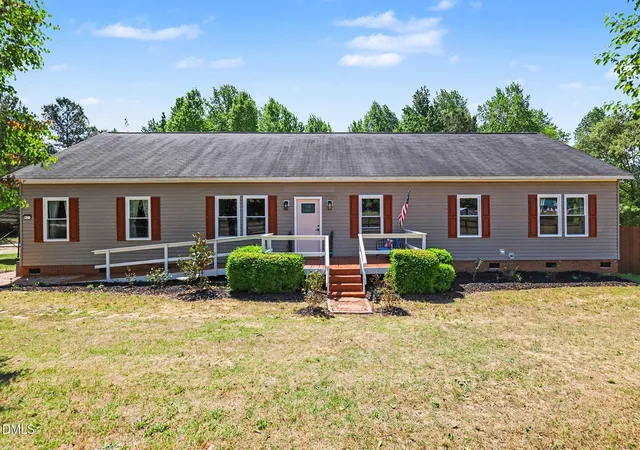 Photo 3 of Single Family Residence at 921 Sweet Raspberry Ln, Lillington, NC 27546 | MLS# 10162397 | | Sold on 2026-07-31