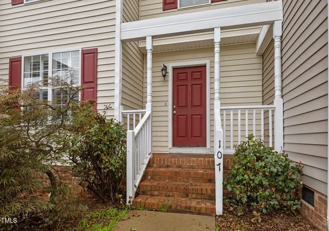 Photo 3 of Townhouse for sale at 107 Walford Park, Clayton, NC 27520 | MLS# 10162726 | Listing updated on 2026-09-14