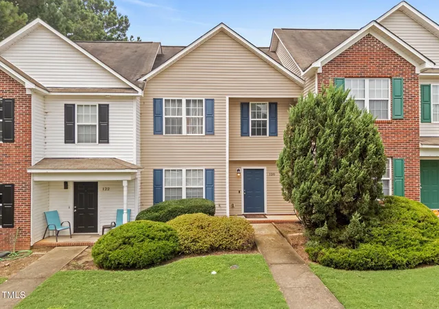 2nd image of 120 Blackthorne Ct, Clayton, NC 27520 | MLS# 10162728