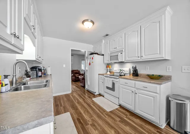 5th image of 120 Blackthorne Ct, Clayton, NC 27520 | MLS# 10162728