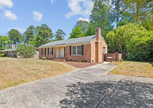 Photo 2 of Single family home for sale at 207 S Englewood Dr, Rocky Mount, NC 27804 | MLS# 10162736 | Listing updated on 2026-07-18