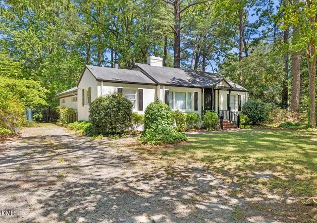 Photo 2 of Single family home for sale at 222 Briarcliff Rd, Rocky Mount, NC 27804 | MLS# 10162739 | Listing updated on 2026-07-18