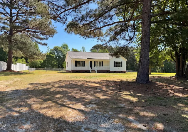 2nd image of 153 Sommerset Dr, Clayton, NC 27520 | MLS# 10162819