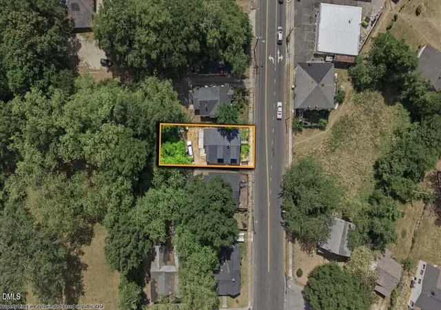 Photo 3 of Single family home for sale at 432 N Chestnut St, Henderson, NC 27536 | MLS# 10162986 | Listing updated on 2026-08-31