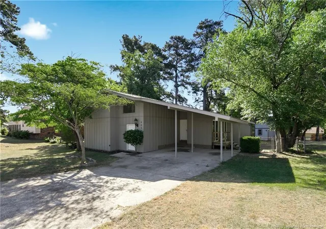 Photo 3 of Single family home for sale at 905 Bucknell Rd, Fayetteville, NC 28311 | MLS# 761396 | Listing updated on 2026-09-18