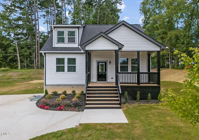 Photo 1 of Single family home for sale at 525 N Hoover Rd, Durham, NC 27703 | MLS# 10162888 | Listing updated on 2026-07-18
