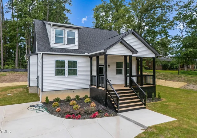Photo 2 of Single family home for sale at 525 N Hoover Rd, Durham, NC 27703 | MLS# 10162888 | Listing updated on 2026-07-18