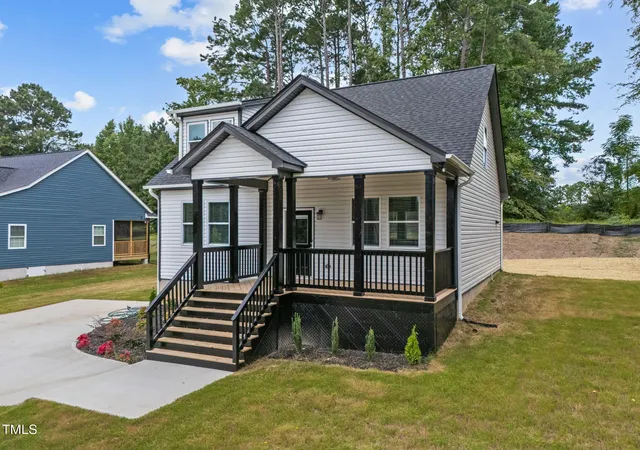 Photo 3 of Single family home for sale at 525 N Hoover Rd, Durham, NC 27703 | MLS# 10162888 | Listing updated on 2026-07-18
