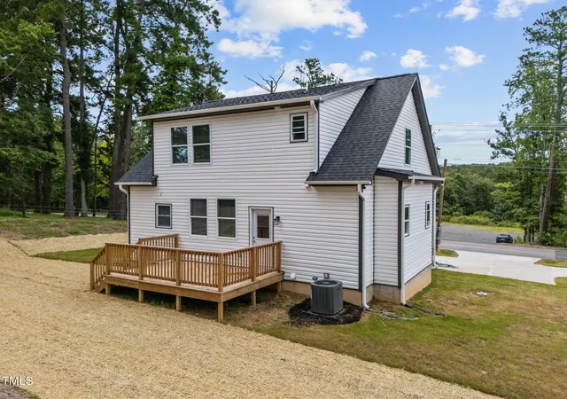 Photo 3 of Single family home for sale at 525 N Hoover Rd, Durham, NC 27703 | MLS# 10162888 | Listing updated on 2026-07-18
