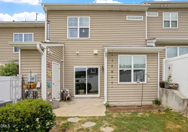 Photo 4 of Townhouse for sale at 108 Zante Currant Rd, Durham, NC 27703 | MLS# 10165473 | Listing updated on 2026-08-27